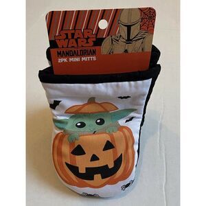 Disney Star Wars Baby Yoda Mandalorian 2 Pack Oven Mitts Halloween Grogu
